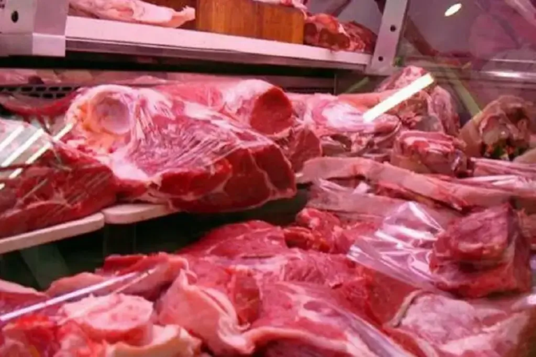 Ingresó armado a la carnicería y se robó siete kilos de carne: “Dame 5 kilos de asado y dos de chorizo”